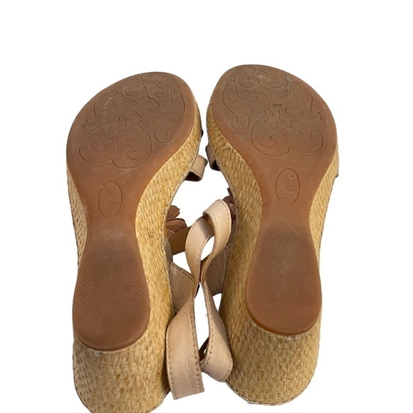 B.O.C. Born Concepts Leather Wedge Sandals - Picture 6 of 7